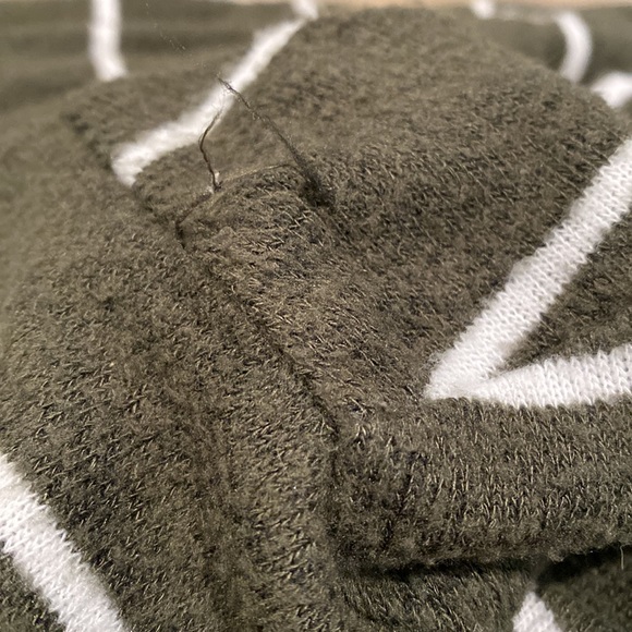 Market & Spruce Knit Top Size: M - Picture 12 of 12